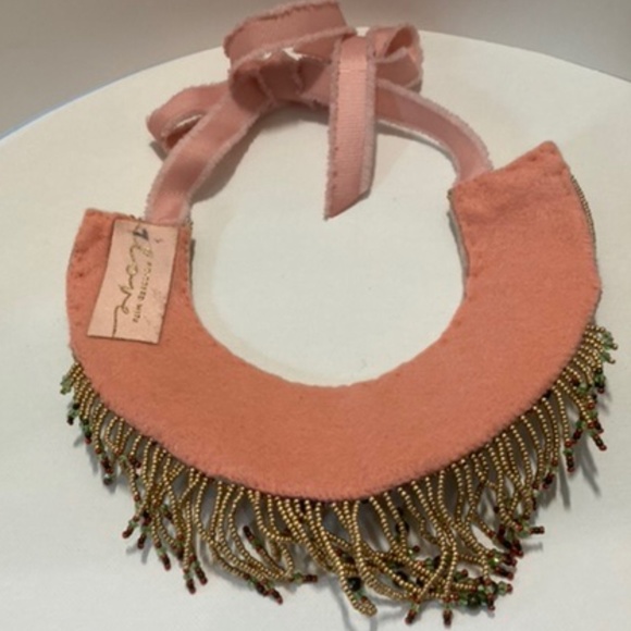 Unique Handcrafted Roses in Gold Bib Necklace with earrings - Picture 5 of 6